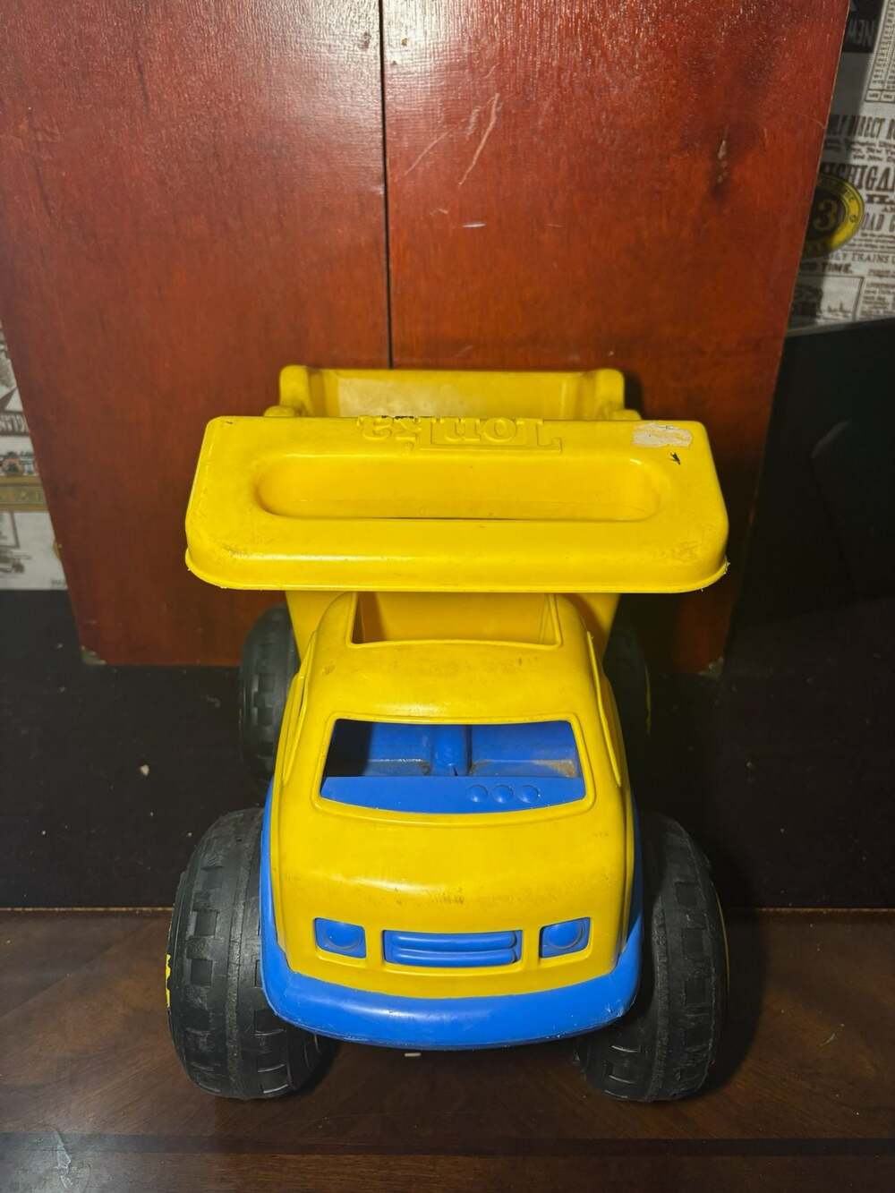 Tonka Plastic Big Dump Truck Yellow and Blue Toy - Picture 2 of 7